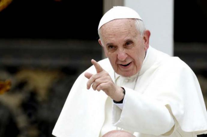 Papa advierte de la obsesión de los jóvenes por recibir muchos 'me gusta'