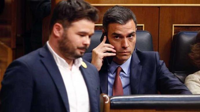 Pedro Sánchez y Gabriel Rufián durante una sesión en el Congreso