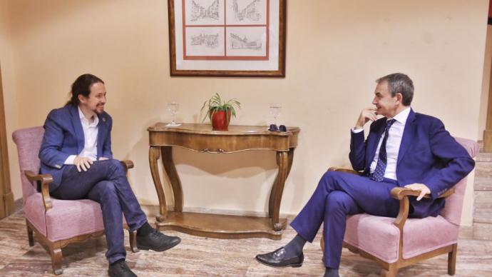 El vicepresidente segundo, Pablo Iglesias, con el expresidente del Gobierno José Luis Rodríguez Zapatero, en El Escorial DANI GAGO/PODEMOS