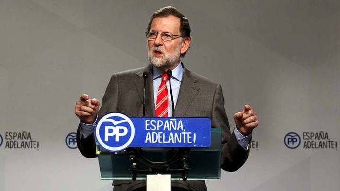 Rajoy acusa a los independentistas catalanes de chantajear a España