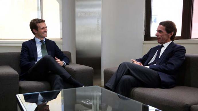 Reunión entre Pablo Casado y José María Aznar, este martes, en Génova.