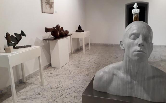 “Escultura” una magna exposición, nunca vista de 77 artistas españoles y extranjeros