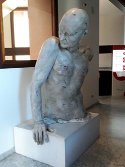 “Escultura” una magna exposición, nunca vista de 77 artistas españoles y extranjeros