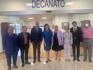 Visita de delegación filipina a la UMA