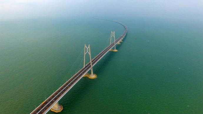 Xi Jinping inaugura el puente marítimo más largo del mundo entre Hong Kong, Macao y China continental