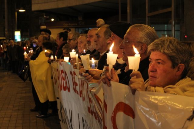 Protestas callejeras de mayores por las fuertes subidas en el precio de la luz...