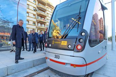El alcalde de Sevilla supervisa las obras de ampliación del tranvía al barrio de Nervión