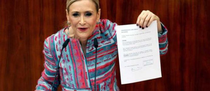 Cifuentes pierde su coartada...