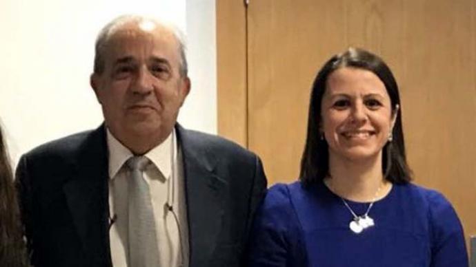 Enrique Álvarez Conde con Alicia López de los Mozos. TWITTER INSTITUTO DEL DERECHO.