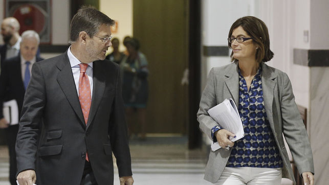 Carmen Sánchez-Cortés, en 2016 durante su etapa como secretaria de Estado junto al ministro de Justicia entonces, Rafael Catalá