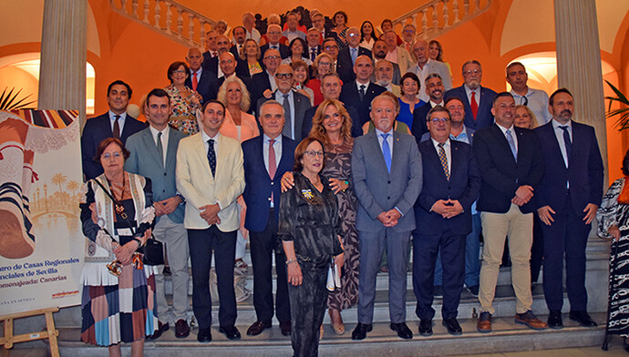 El pregón de las Casas Regionales ensalza los vínculos históricos y culturales entre Sevilla y Canarias