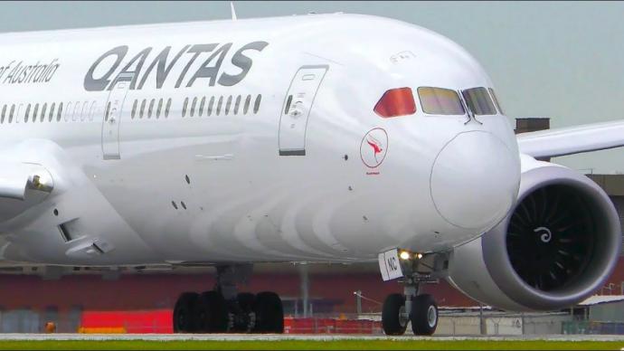 Qantas prevé retomar sus vuelos internacionales en diciembre