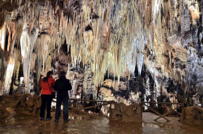 La Cueva de Valporquero, la más grande de España abierta al público