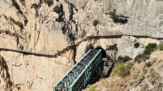 La Diputación expone en Colombia la recuperación y puesta en valor del Caminito del Rey