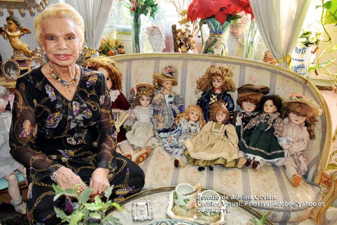 Adelina Covián, pintora y coleccionista de muñecas