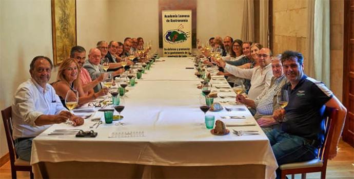 La Academia Leonesa de Gastronomía y la Universidad de León refuerzan su colaboración tras la firma de su convenio institucional