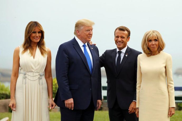 El presidente francés y su esposa reciben a Trump y su esposa a la llegada a la cumbre del G7