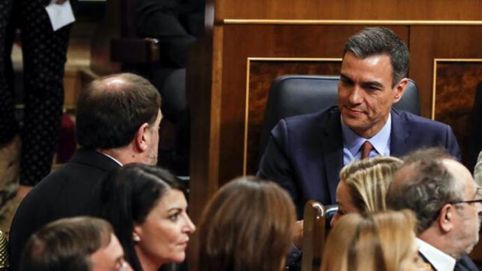 Oriol Junqueras y Pedro Sánchez, en el Congreso de los Diputados. GTRES (Archivo)