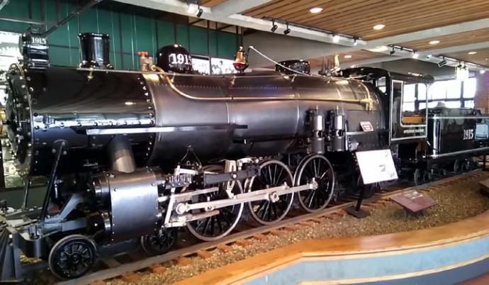 El Museo del Ferrocarril de Sacramento muestra 21 locomotoras que cruzaron los EEUU.