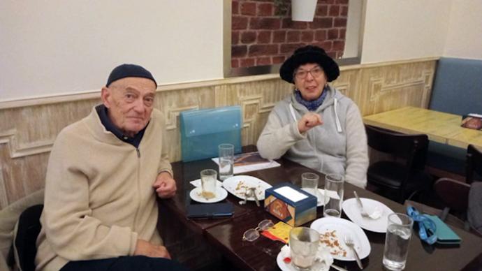 Carlos S. Tárrago y Diego Moya. Diálogo sobre Marruecos. MED-OCC, asociación cultural para intercambio cultural, dirigida por Zara Fernández de Moya