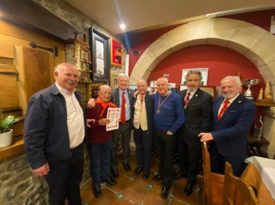 El hostelero lebaniego Manel Cayo condecorado en Potes