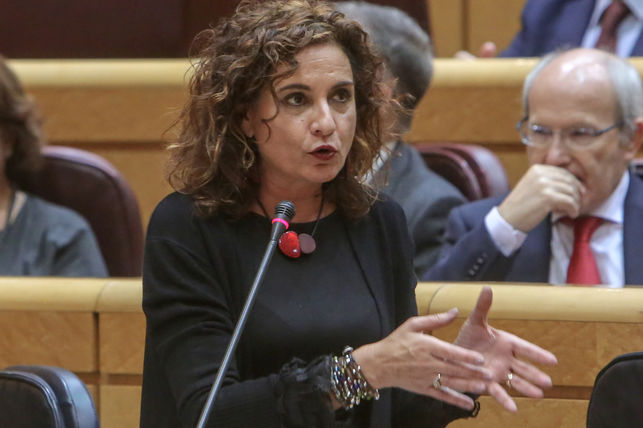 La ministra de Hacienda, María Jesús Montero, interviene en el Senado.