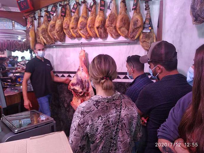 Alumnos de gastronomía de varios países conoce la carne de vaca tudanca autóctona de Cantabria