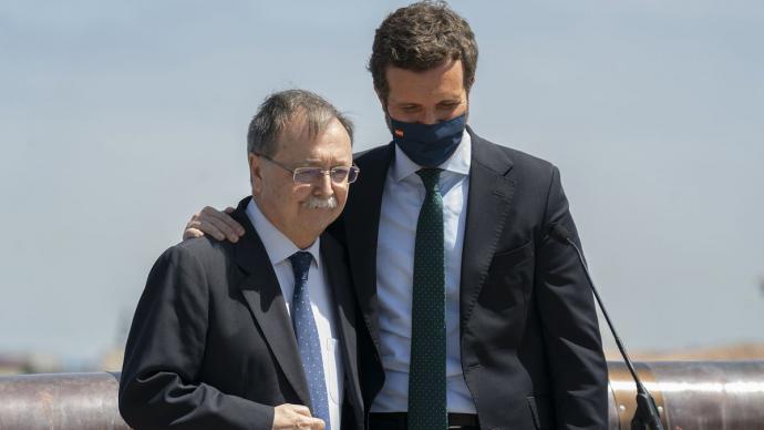 El presidente de Ceuta, Juan Jesús Vivas, junto a Pablo Casado, en una imagen de archivo. PP