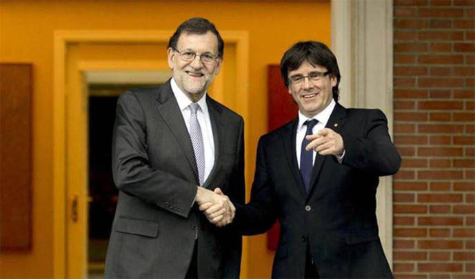 Rajoy y Puigdemont es  una imagen de archivo