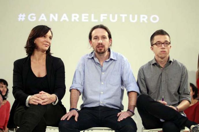 Pablo Iglesias, entre Carolina Bescansa e Íñigo Errejón en la precampaña del 26J.