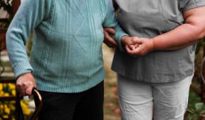 Atención integral y acompañamiento para personas mayores en España