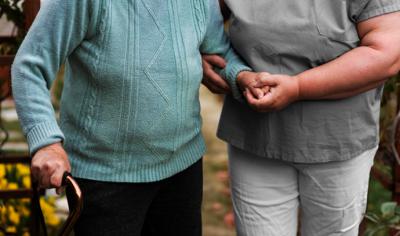 Atención integral y acompañamiento para personas mayores en España