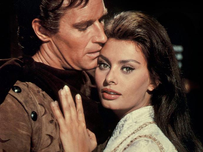 Sofía como Doña Jimena junto a Charlton Heston en el filme "El Cid" rodada en España