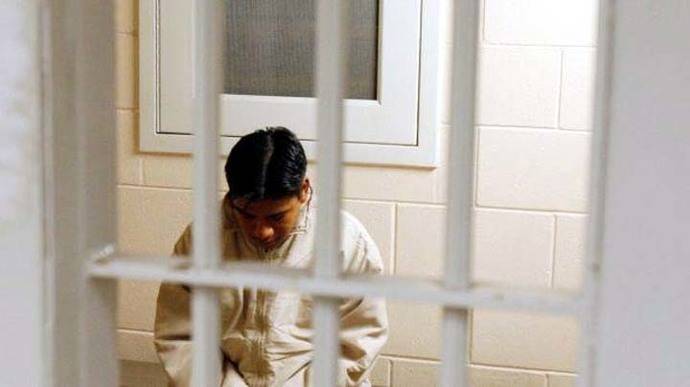 En Estados Unidos los menores latinos tienen cinco veces más posibilidades de quedar encarcelados que los blancos. (Foto referencia)

