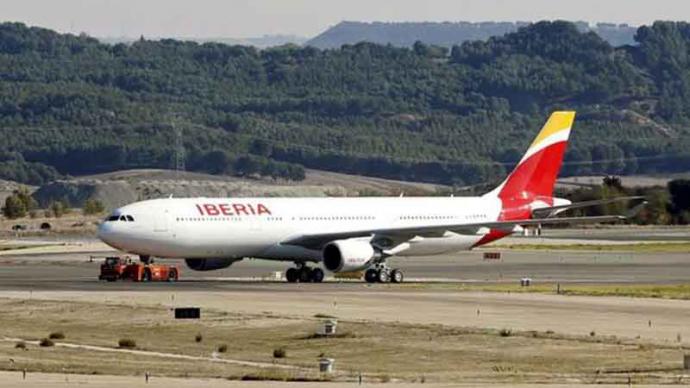 Iberia suspende temporalmente sus vuelos entre Madrid y Shanghái por el coronavirus
