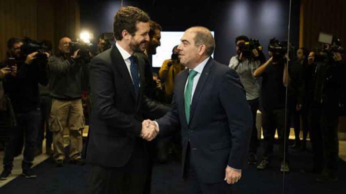 Pablo Casado y el presidente de ATA, Lorenzo Amor, este miércoles. PP 