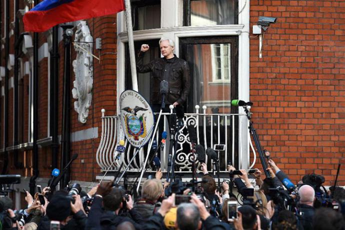 Ecuador incomunica a Julian Assange por interferir en asuntos de otros países