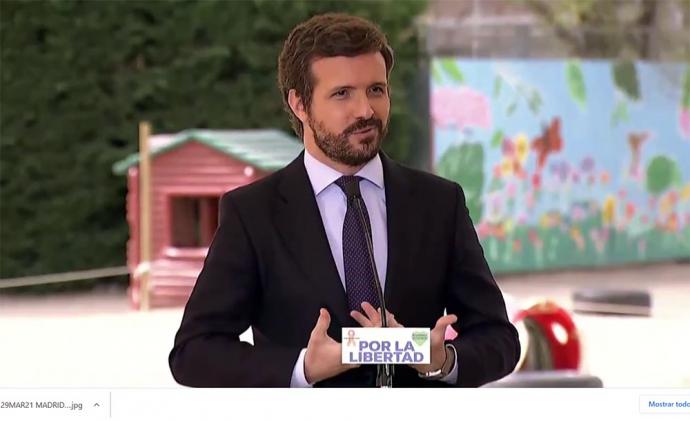 Pablo Casado, este lunes, en un colegio de Madrid. (Captura de pantalla)