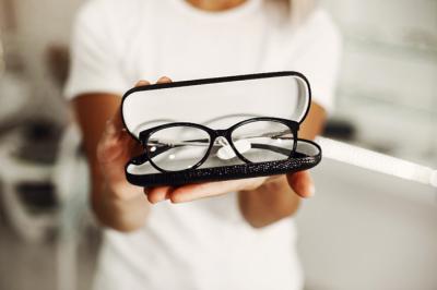 Asesoramiento profesional para elegir las gafas que mejor se adaptan