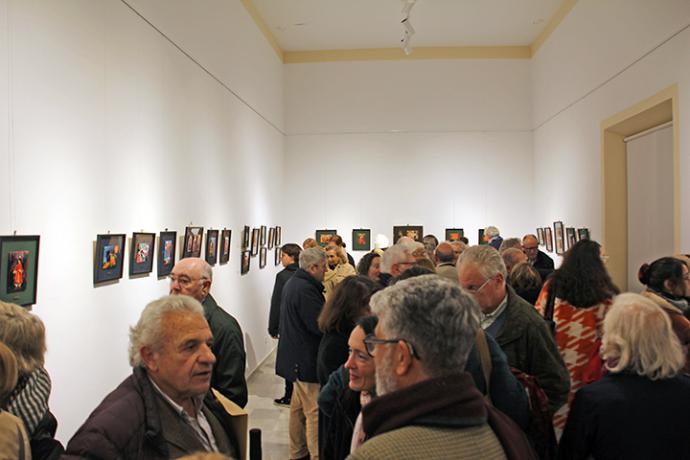 Exposición de esmaltes de la académica numeraria Lourdes Cabrera en la casa de los Pinelos