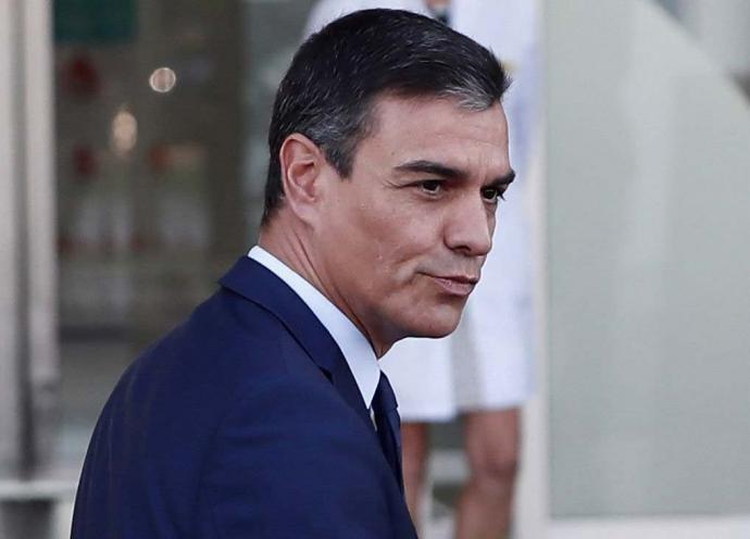 Pedro Sánchez acude al hospital para visitar al rey Juan Carlos