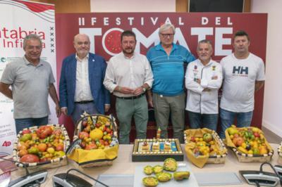 Torrelavega acoge el Festival del Tomate con más de 100 expositores de varios países