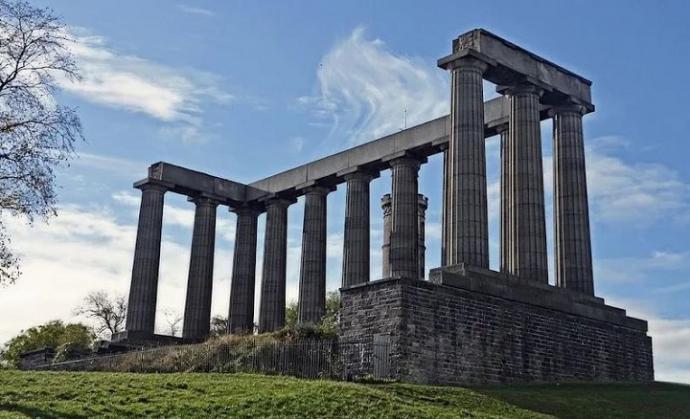 El Monumento Nacional de Escocia, una inacabada réplica del Partenón