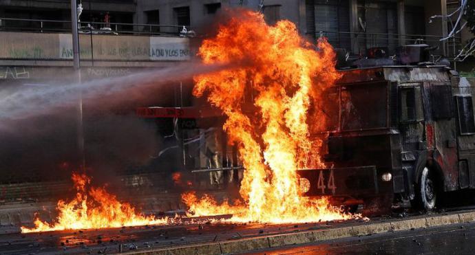 La protesta sigue viva en Chile, entre disturbios y denuncias por abusos