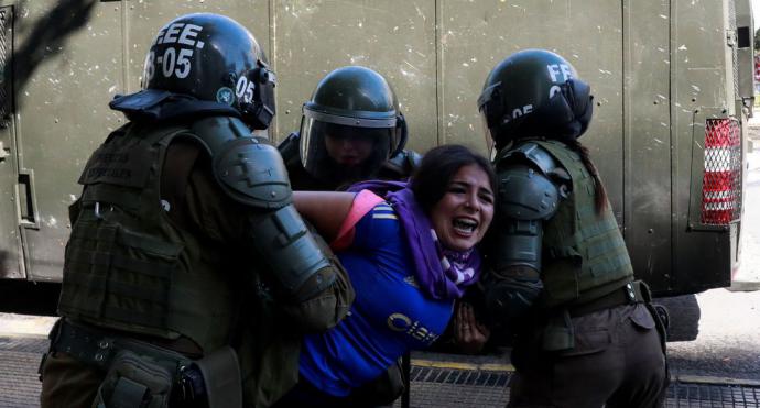 La protesta sigue viva en Chile, entre disturbios y denuncias por abusos