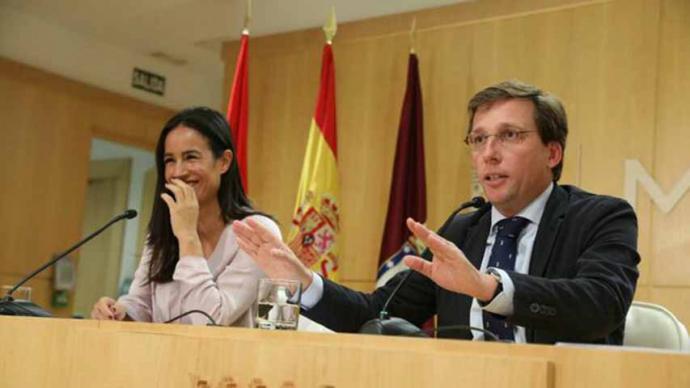 El alcalde de Madrid, José Luis Martínez-Almeida yla vicealcaldesa Begoña Villacís