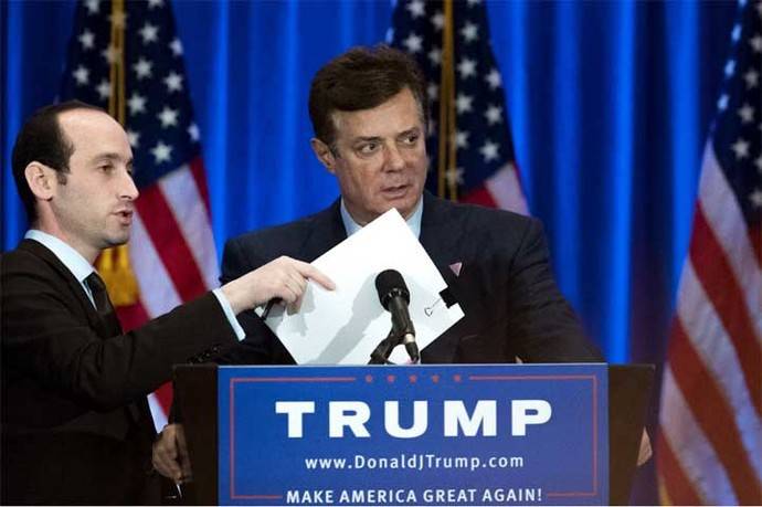 Paul Manafort (centro). 