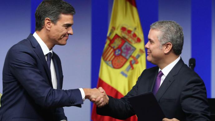 Pedro Sánchez (i) y el presidente colombiano, Iván Duque