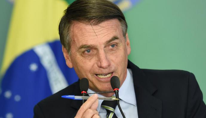 Bolsonaro: "No más bolígrafos franceses..."