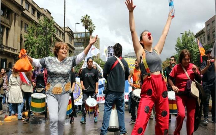 Exposición fotográfica revela la realidad social de mujeres en Chile
